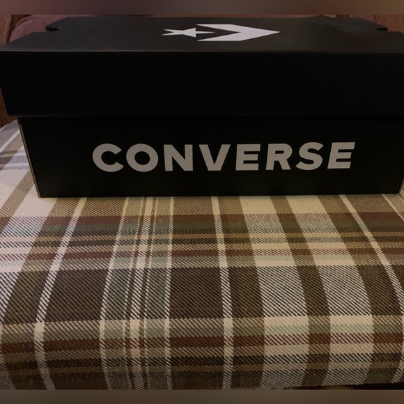 Converse  Chuck Taylor All Star Sneakers  New in Box  (Women’s Size 6) - Picture 8 of 10